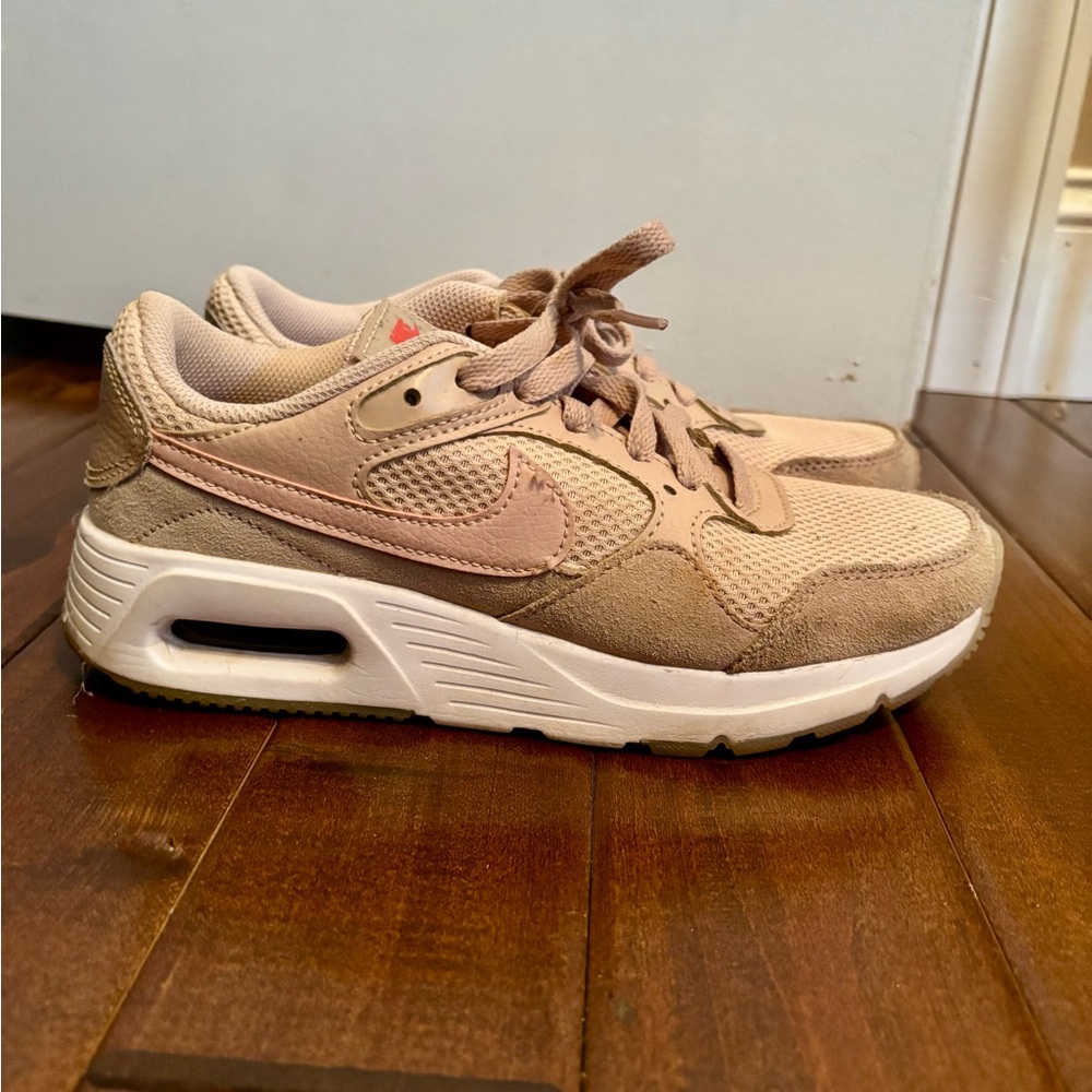 Nike Women's Air 2022